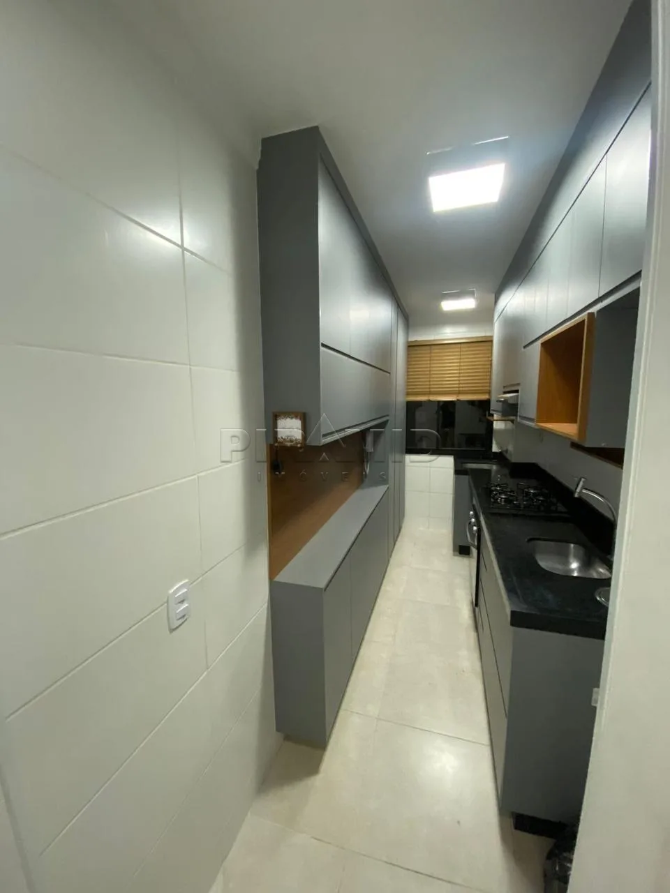 Alugar Apartamento / Padr&atilde;o em Ribeir&atilde;o Preto R$ 1.800,00 - Foto 4