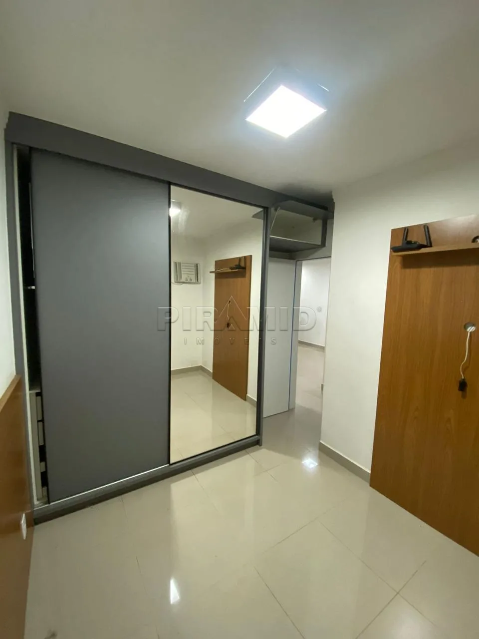 Alugar Apartamento / Padr&atilde;o em Ribeir&atilde;o Preto R$ 1.800,00 - Foto 6