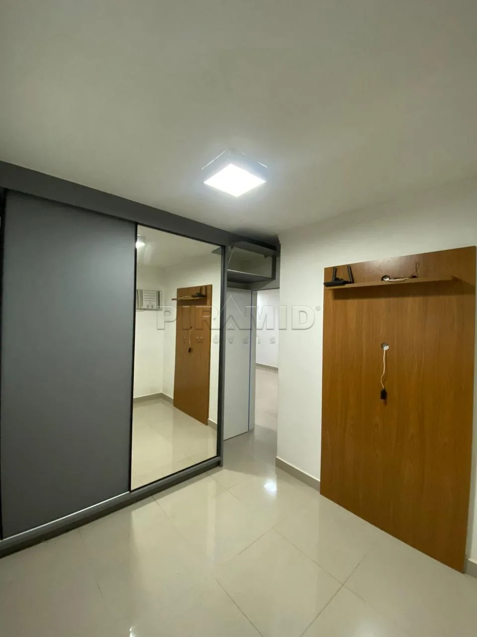 Alugar Apartamento / Padr&atilde;o em Ribeir&atilde;o Preto R$ 1.800,00 - Foto 7