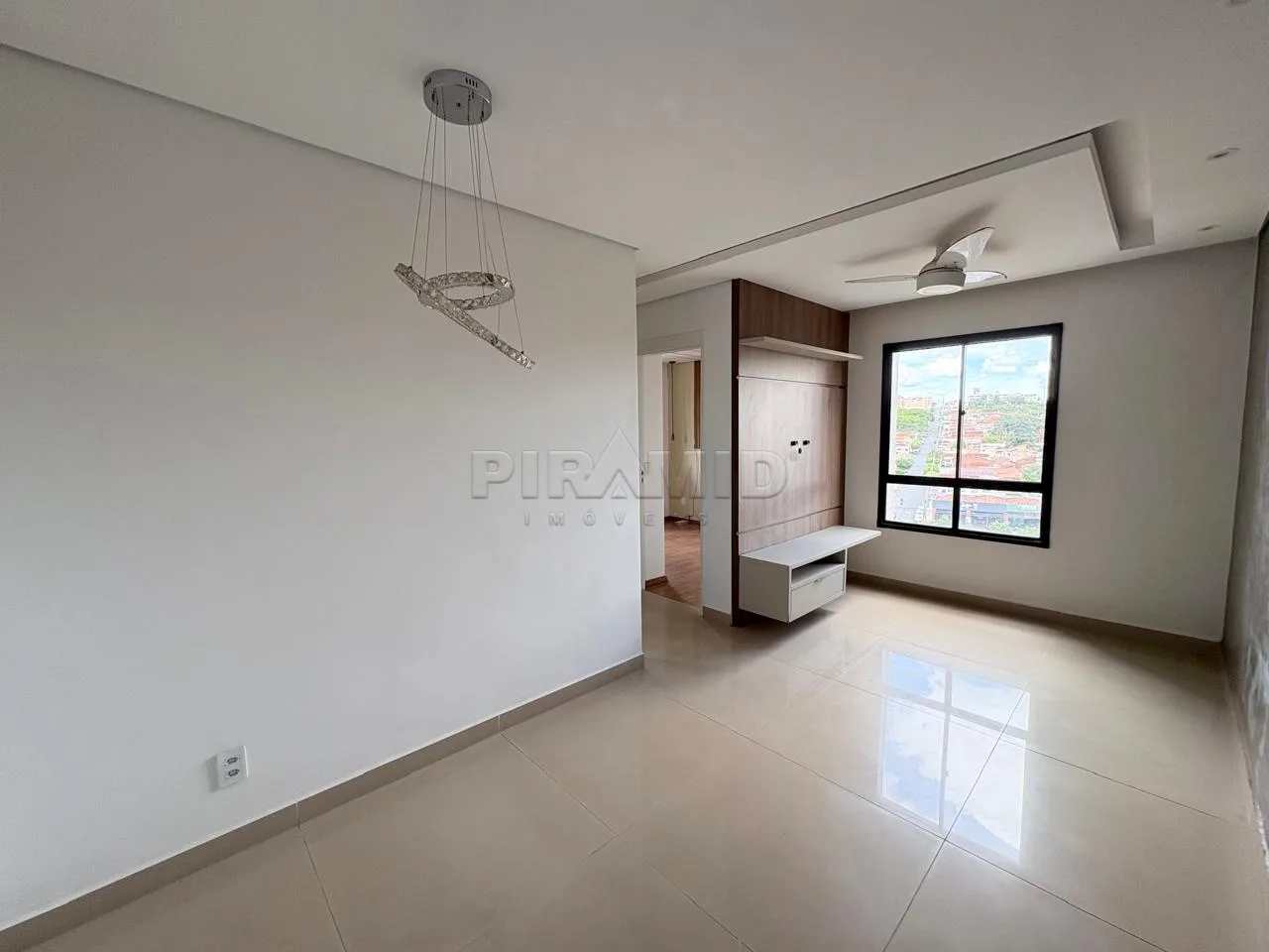 Alugar Apartamento / Padr&atilde;o em Ribeir&atilde;o Preto R$ 1.600,00 - Foto 1