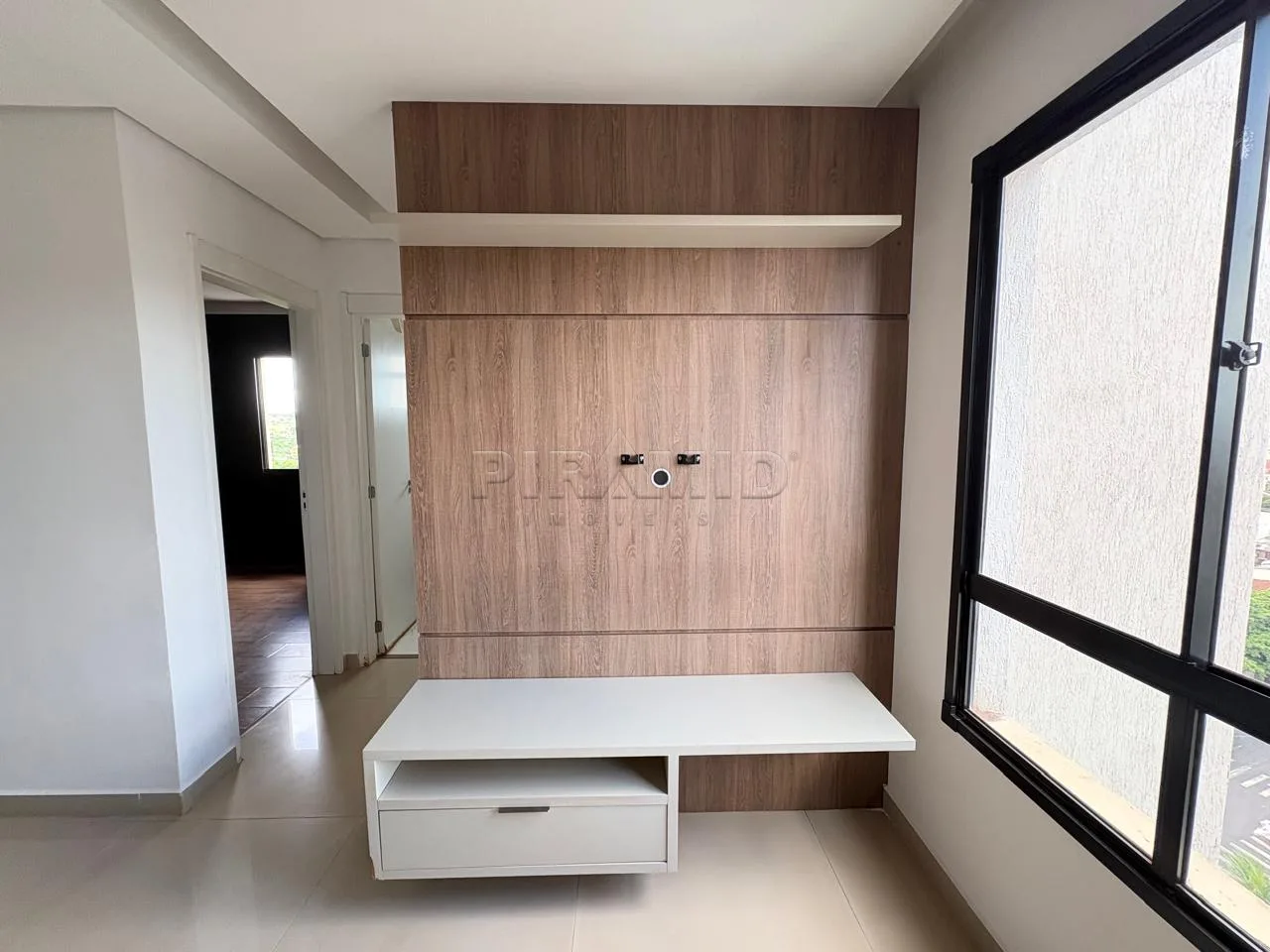 Alugar Apartamento / Padr&atilde;o em Ribeir&atilde;o Preto R$ 1.600,00 - Foto 3