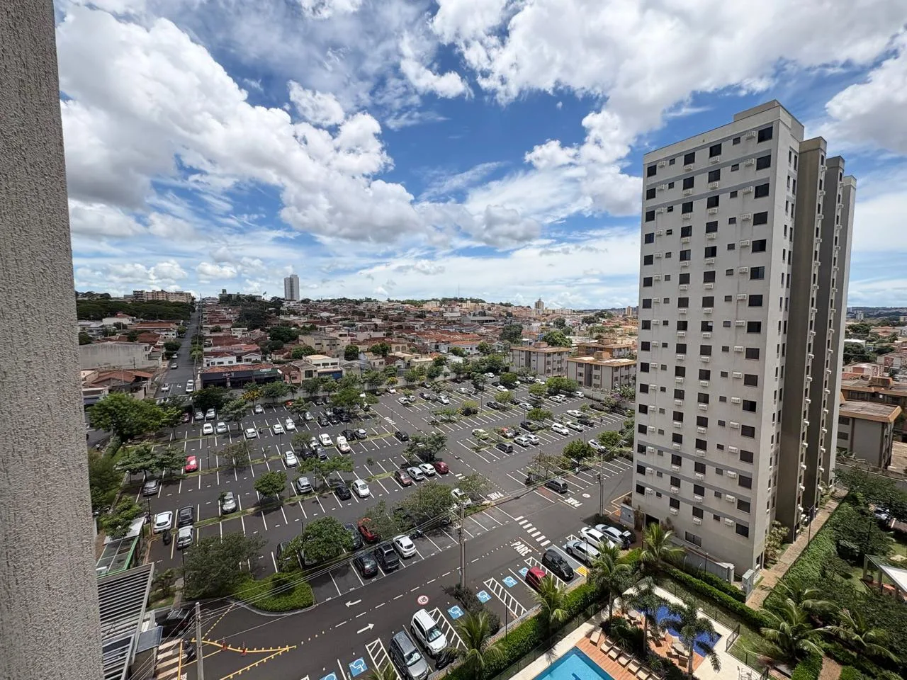 Alugar Apartamento / Padr&atilde;o em Ribeir&atilde;o Preto R$ 1.600,00 - Foto 5