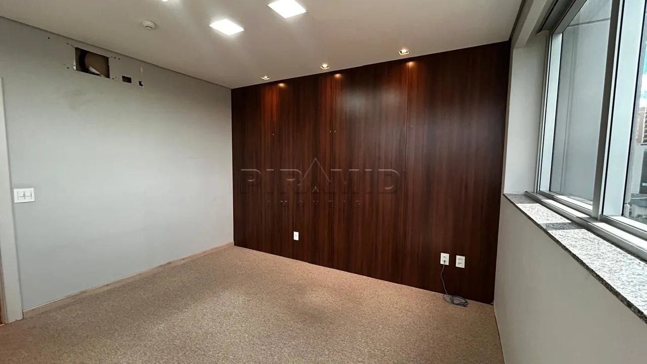 Alugar Comercial / Sala em Ribeir&atilde;o Preto R$ 32.000,00 - Foto 32