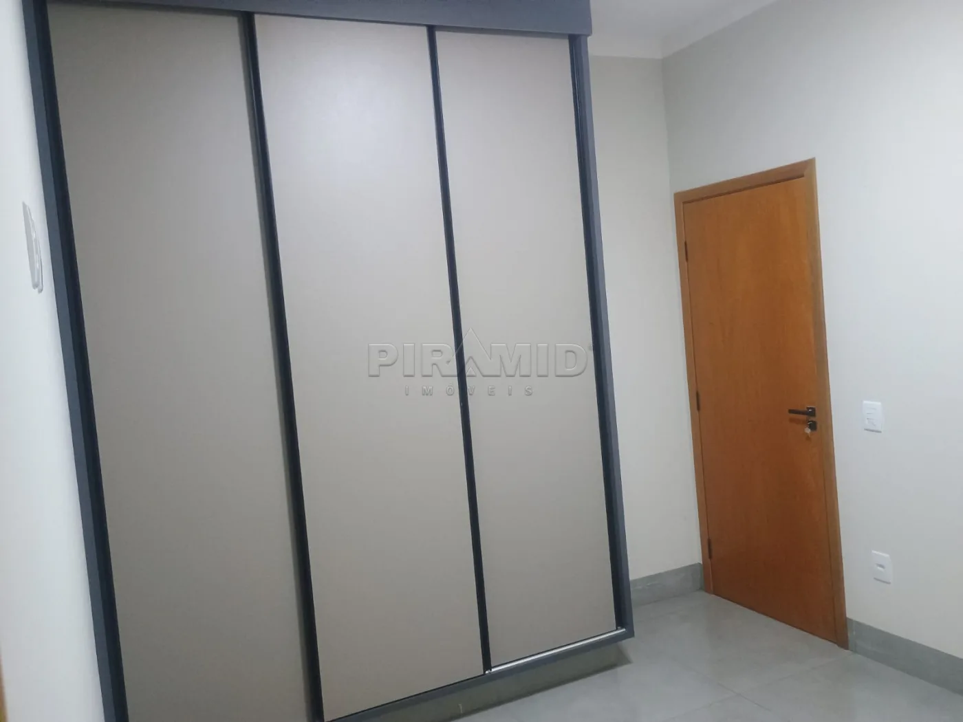 Comprar Casa / Padr&atilde;o em Ribeir&atilde;o Preto R$ 690.000,00 - Foto 4