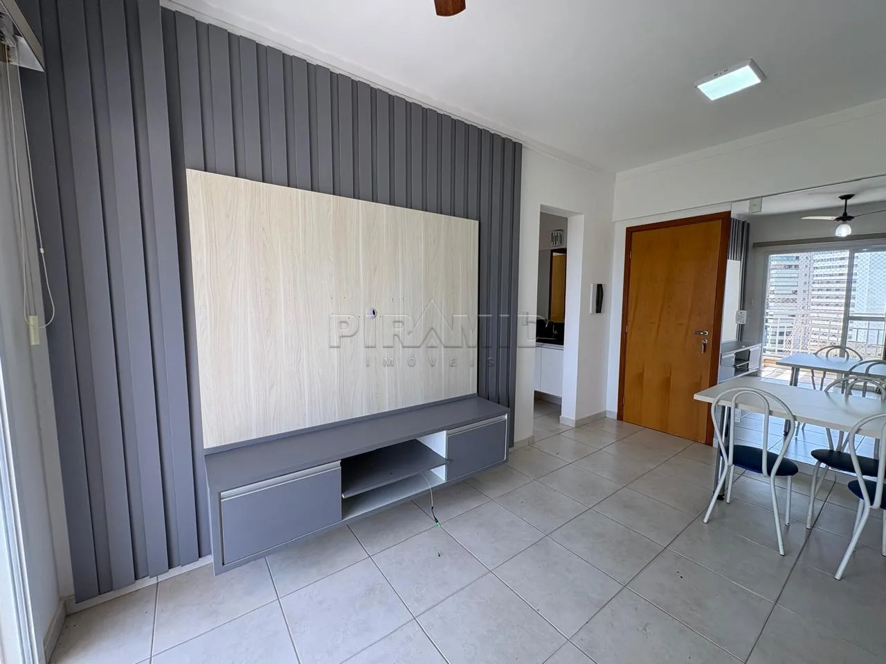 Alugar Apartamento / Padr&atilde;o em Ribeir&atilde;o Preto R$ 1.600,00 - Foto 2
