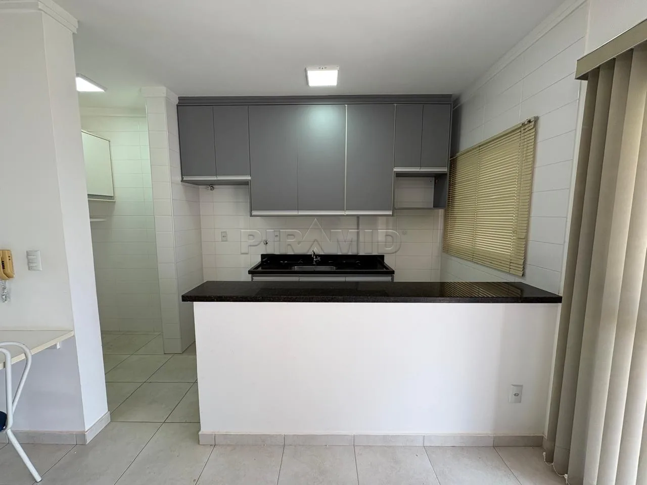 Alugar Apartamento / Padr&atilde;o em Ribeir&atilde;o Preto R$ 1.600,00 - Foto 6