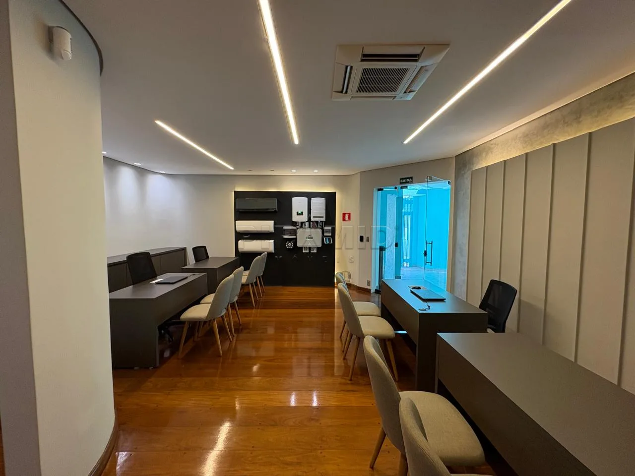 Alugar Comercial / Casa em Ribeir&atilde;o Preto R$ 10.000,00 - Foto 4