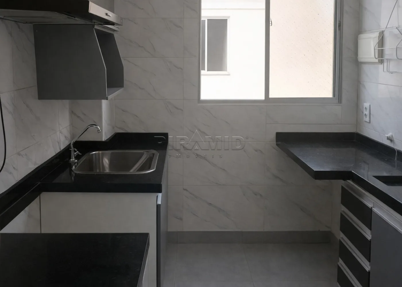 Alugar Apartamento / Padr&atilde;o em Ribeir&atilde;o Preto R$ 1.555,00 - Foto 4