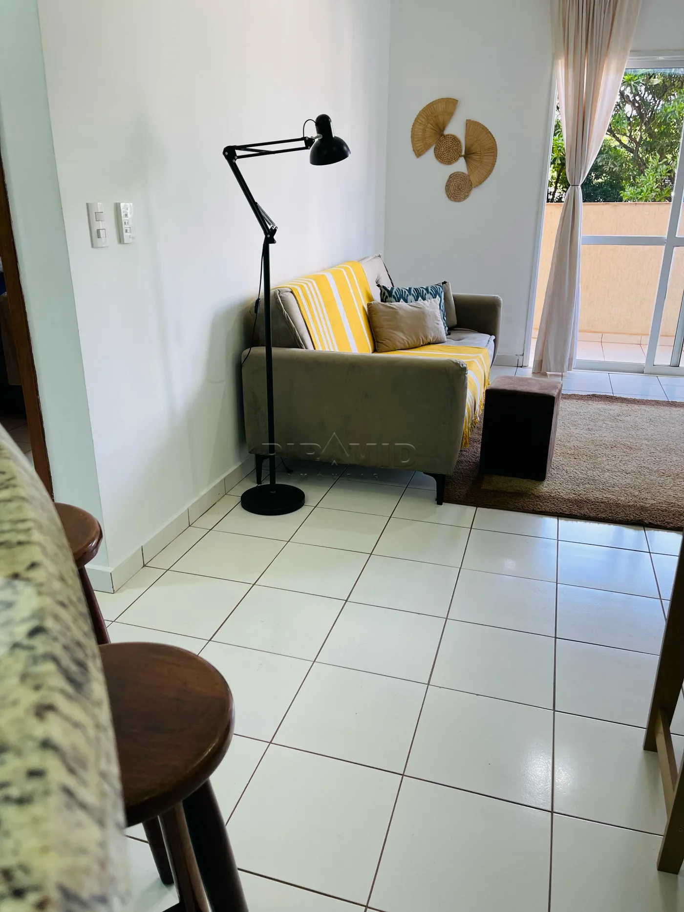 Alugar Apartamento / Padr&atilde;o em Ribeir&atilde;o Preto R$ 1.950,00 - Foto 1
