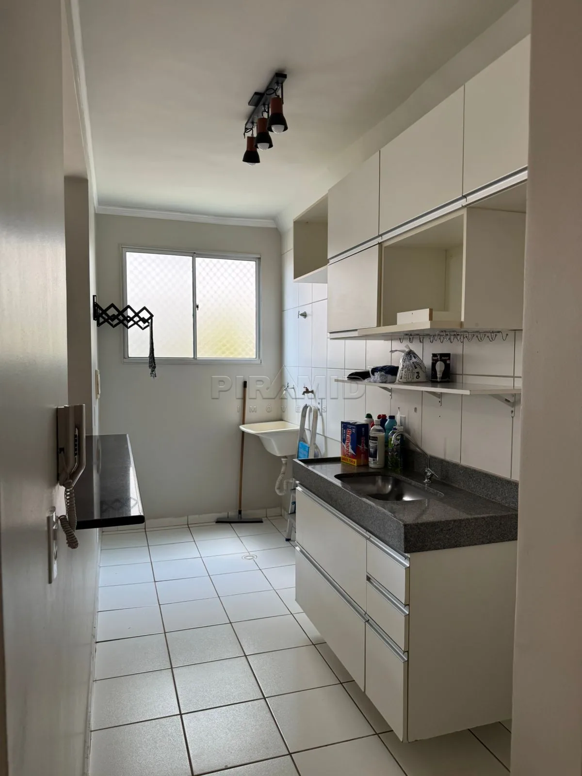 Alugar Apartamento / Padr&atilde;o em Ribeir&atilde;o Preto R$ 1.600,00 - Foto 13