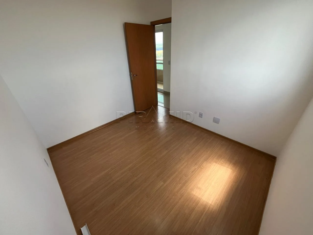 Alugar Apartamento / Padr&atilde;o em Ribeir&atilde;o Preto R$ 1.300,00 - Foto 19