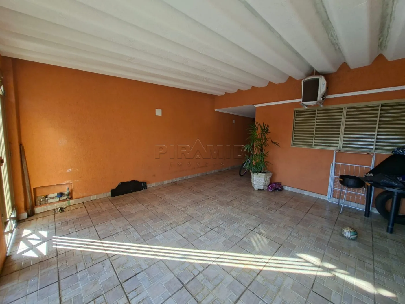 Alugar Casa / Padr&atilde;o em Ribeir&atilde;o Preto R$ 2.000,00 - Foto 1