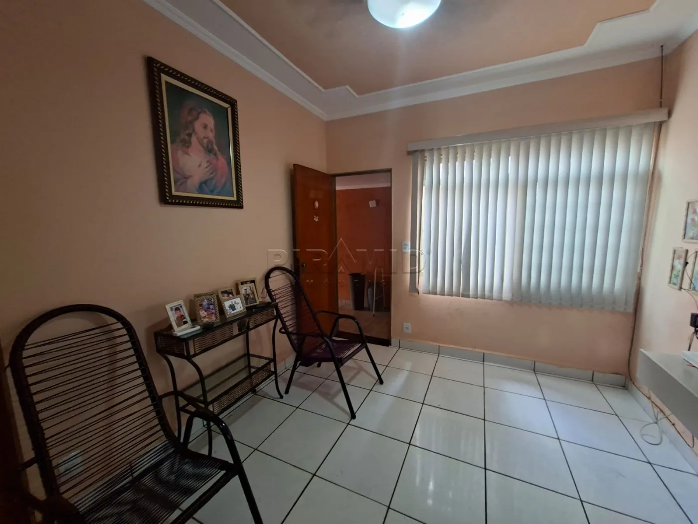 Alugar Casa / Padr&atilde;o em Ribeir&atilde;o Preto R$ 2.000,00 - Foto 4
