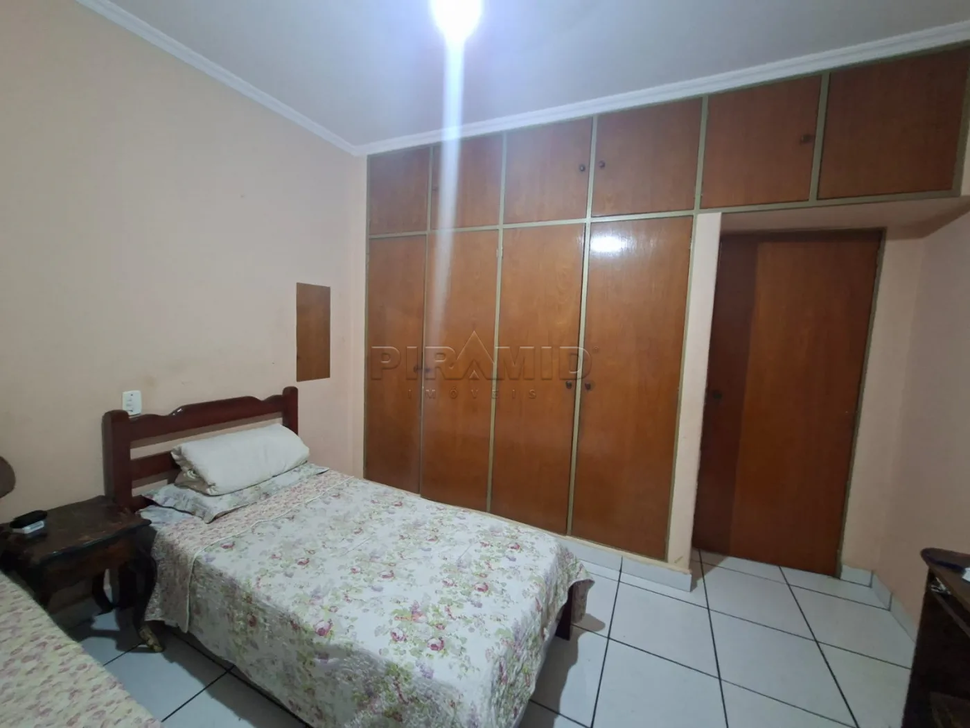Alugar Casa / Padr&atilde;o em Ribeir&atilde;o Preto R$ 2.000,00 - Foto 6