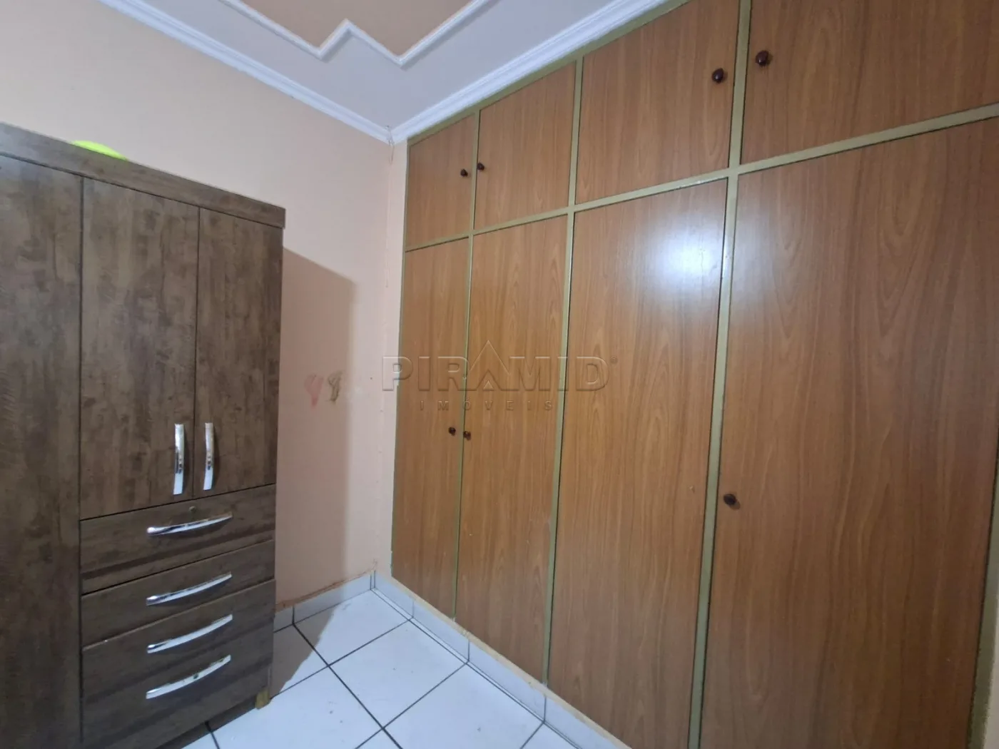 Alugar Casa / Padr&atilde;o em Ribeir&atilde;o Preto R$ 2.000,00 - Foto 11