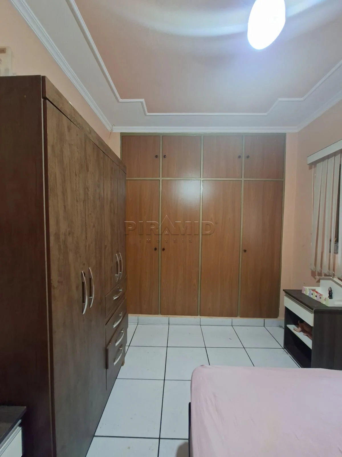 Alugar Casa / Padr&atilde;o em Ribeir&atilde;o Preto R$ 2.000,00 - Foto 10