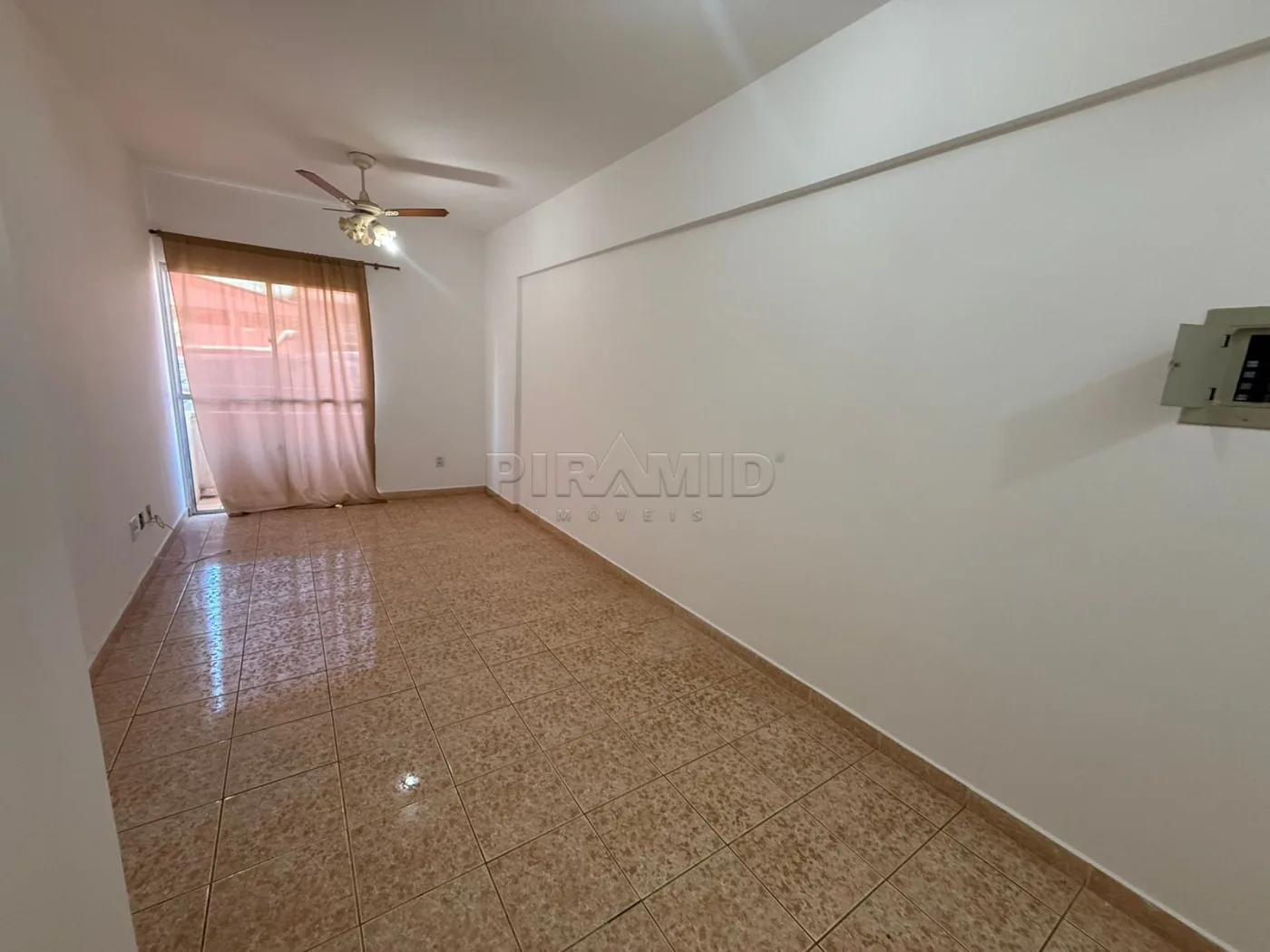Alugar Apartamento / Padr&atilde;o em Ribeir&atilde;o Preto R$ 1.200,00 - Foto 2