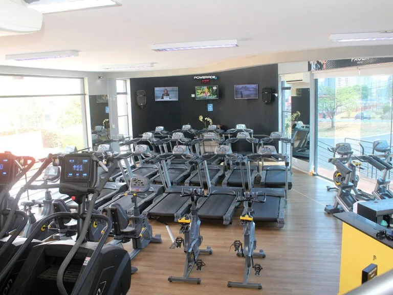 Alugar Comercial / Sal&atilde;o em Ribeir&atilde;o Preto R$ 25.000,00 - Foto 1