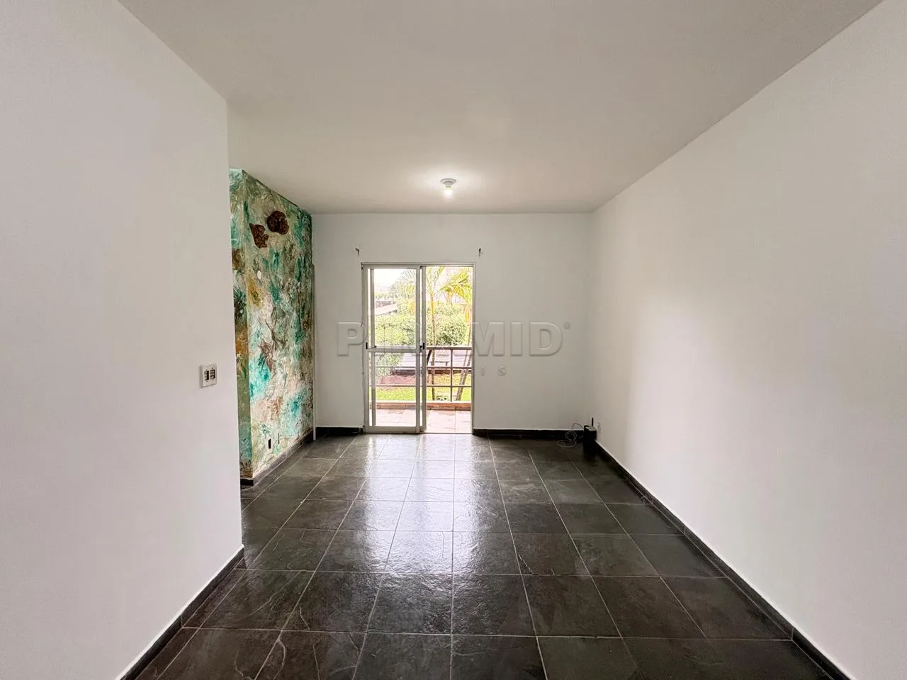 Alugar Apartamento / Padr&atilde;o em Ribeir&atilde;o Preto R$ 1.000,00 - Foto 2