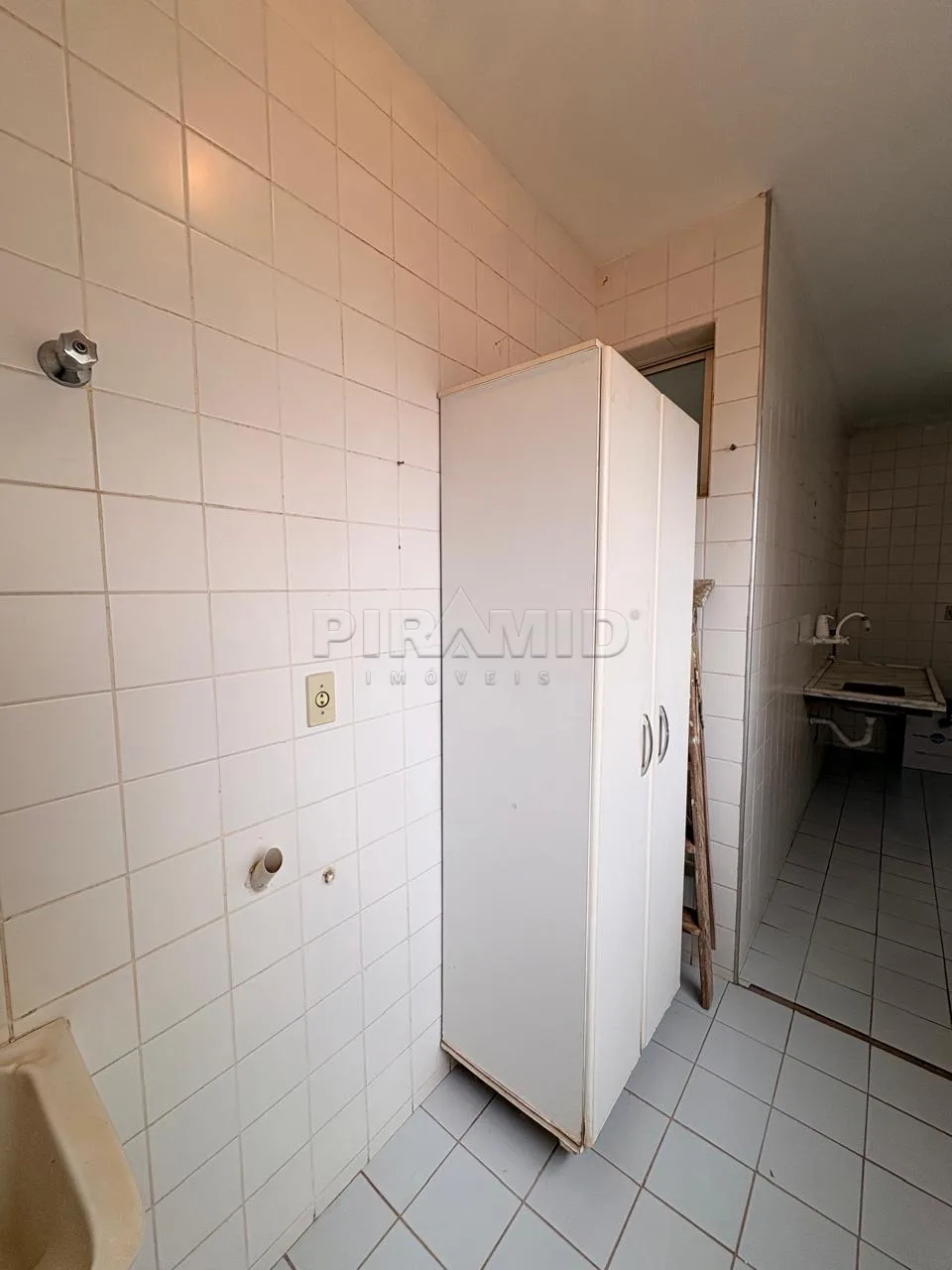 Alugar Apartamento / Padr&atilde;o em Ribeir&atilde;o Preto R$ 1.000,00 - Foto 13