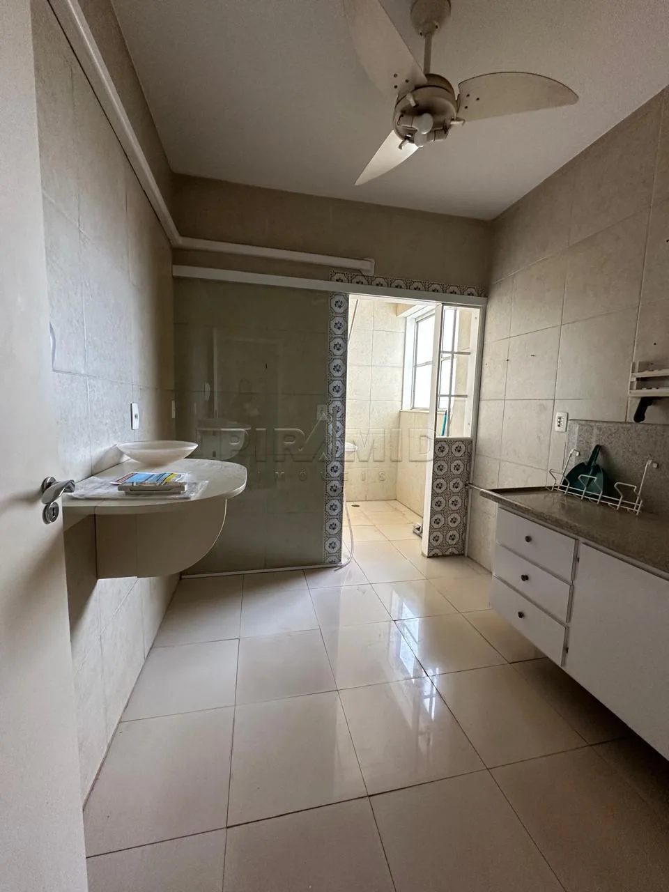 Alugar Apartamento / Padr&atilde;o em Ribeir&atilde;o Preto R$ 1.550,00 - Foto 4