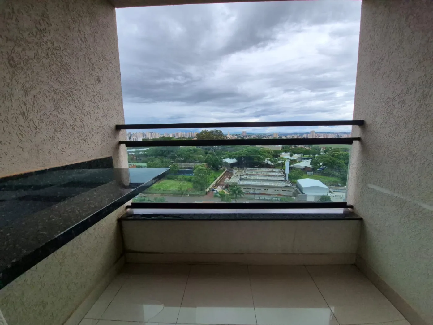 Alugar Apartamento / Padr&atilde;o em Ribeir&atilde;o Preto R$ 1.900,00 - Foto 5