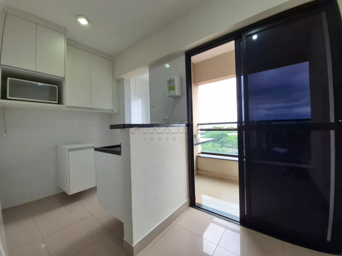 Alugar Apartamento / Padr&atilde;o em Ribeir&atilde;o Preto R$ 1.900,00 - Foto 7
