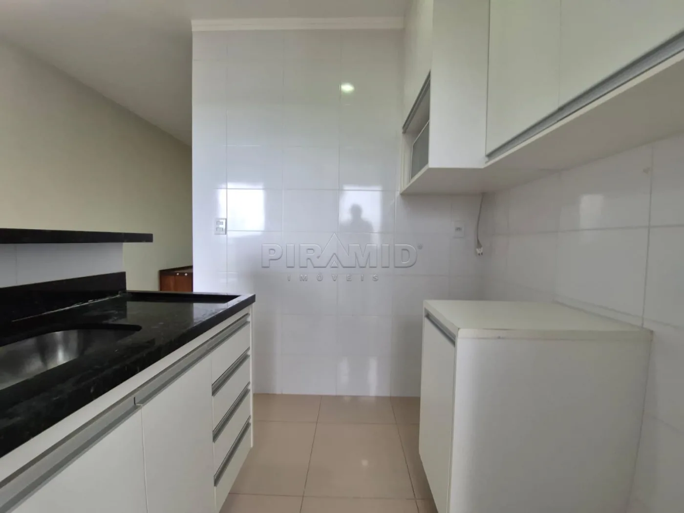Alugar Apartamento / Padr&atilde;o em Ribeir&atilde;o Preto R$ 1.900,00 - Foto 9