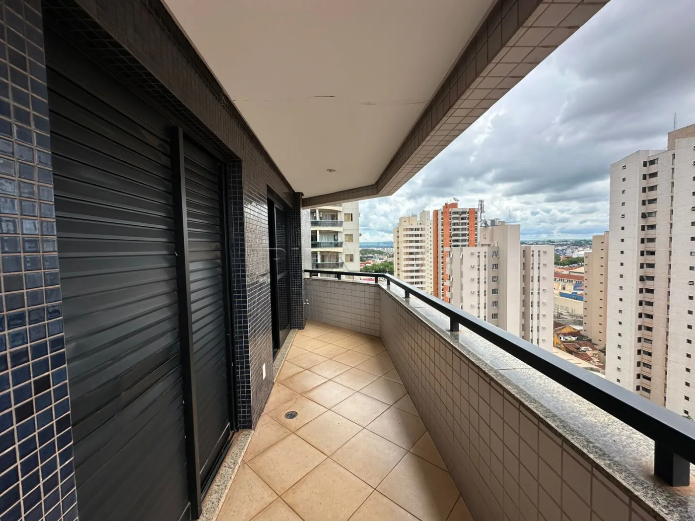 Alugar Apartamento / Padr&atilde;o em Ribeir&atilde;o Preto R$ 3.000,00 - Foto 4