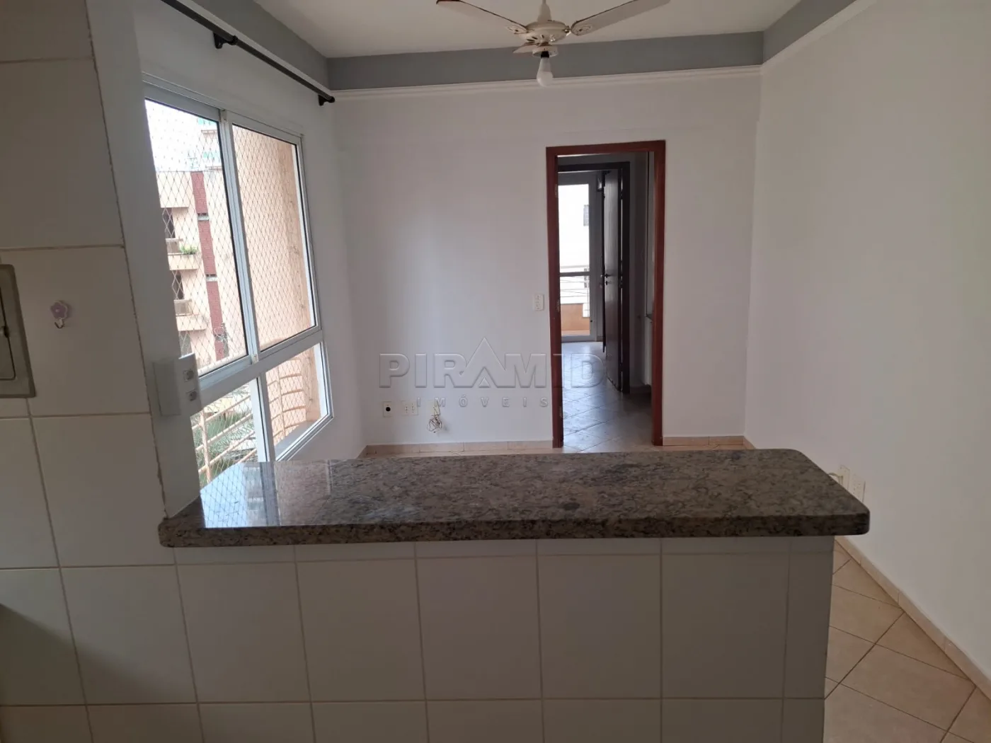 Alugar Apartamento / Padr&atilde;o em Ribeir&atilde;o Preto R$ 1.300,00 - Foto 4