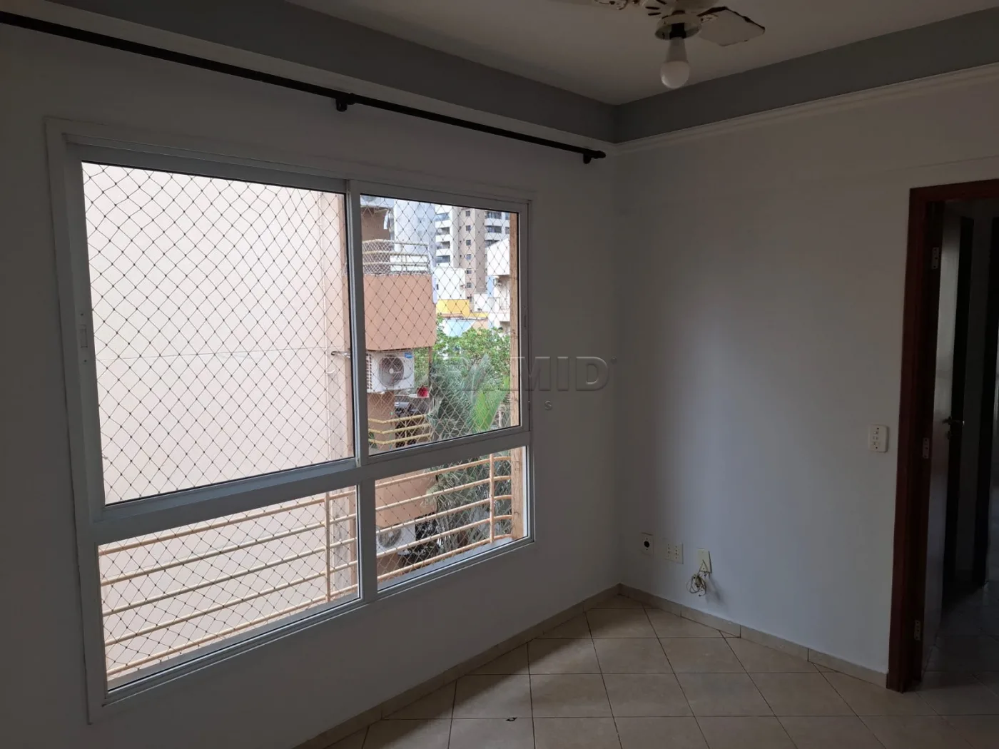 Alugar Apartamento / Padr&atilde;o em Ribeir&atilde;o Preto R$ 1.300,00 - Foto 3