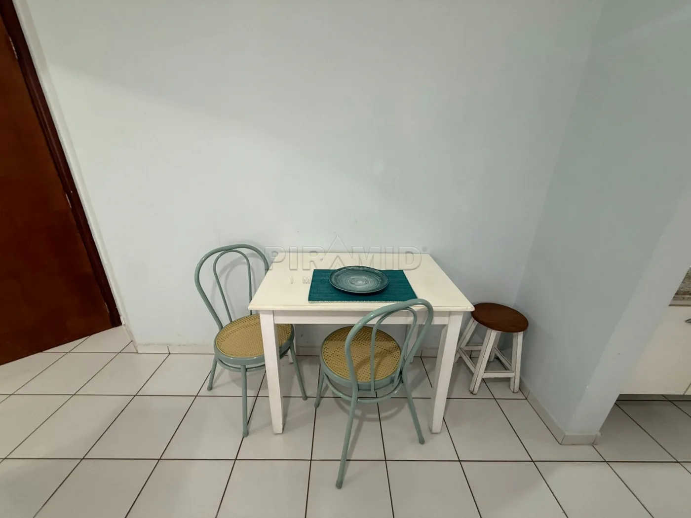 Alugar Apartamento / Padr&atilde;o em Ribeir&atilde;o Preto R$ 2.500,00 - Foto 4