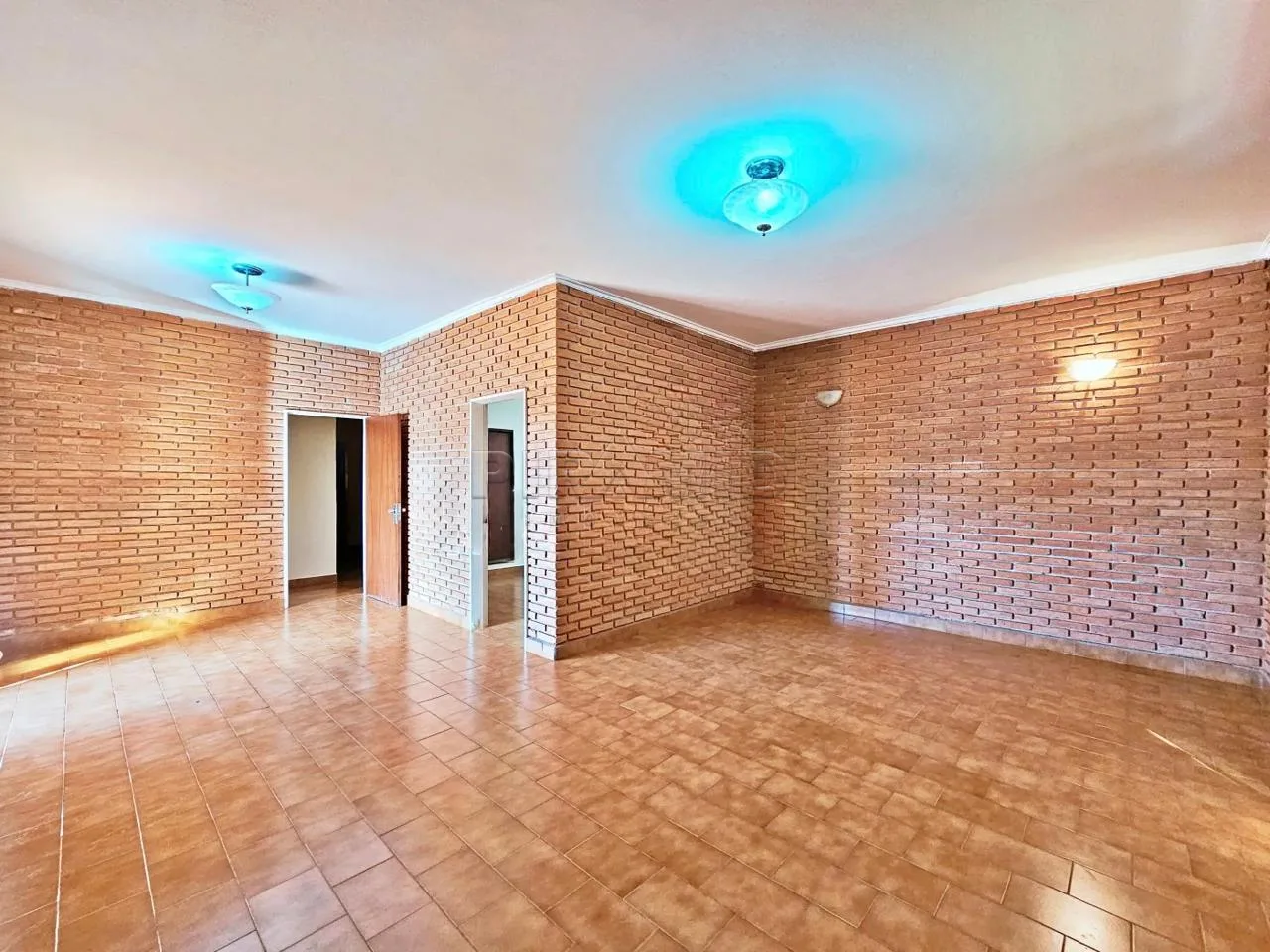 Alugar Casa / Padr&atilde;o em Ribeir&atilde;o Preto R$ 8.500,00 - Foto 1