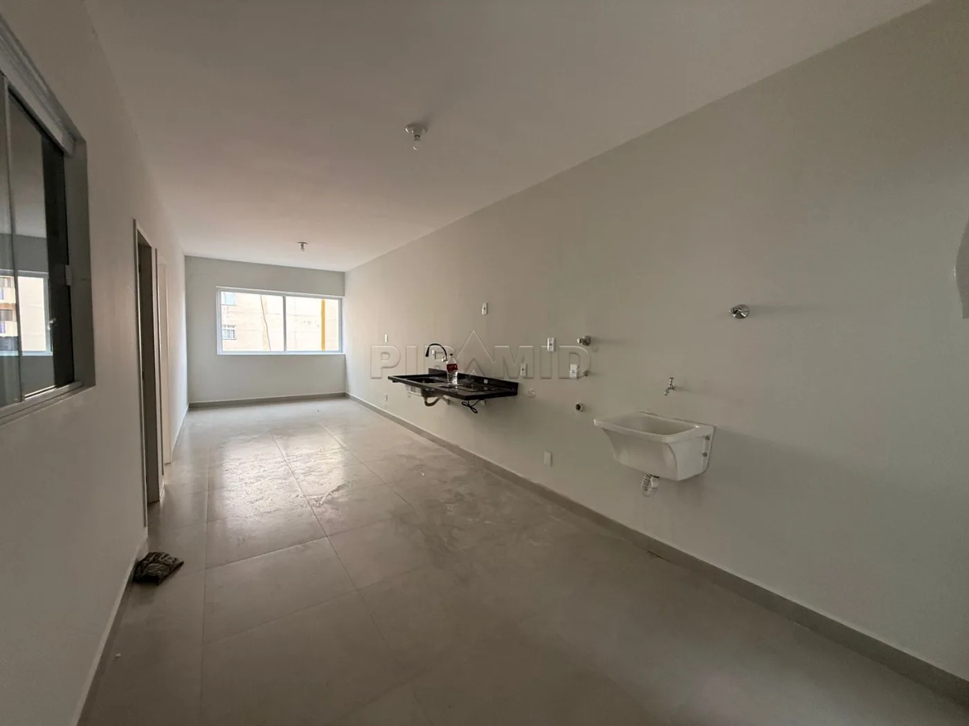 Alugar Apartamento / Padr&atilde;o em Ribeir&atilde;o Preto R$ 1.600,00 - Foto 2