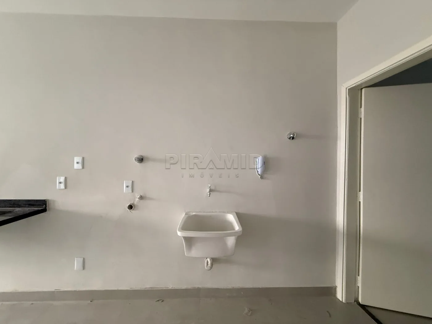 Alugar Apartamento / Padr&atilde;o em Ribeir&atilde;o Preto R$ 1.600,00 - Foto 4