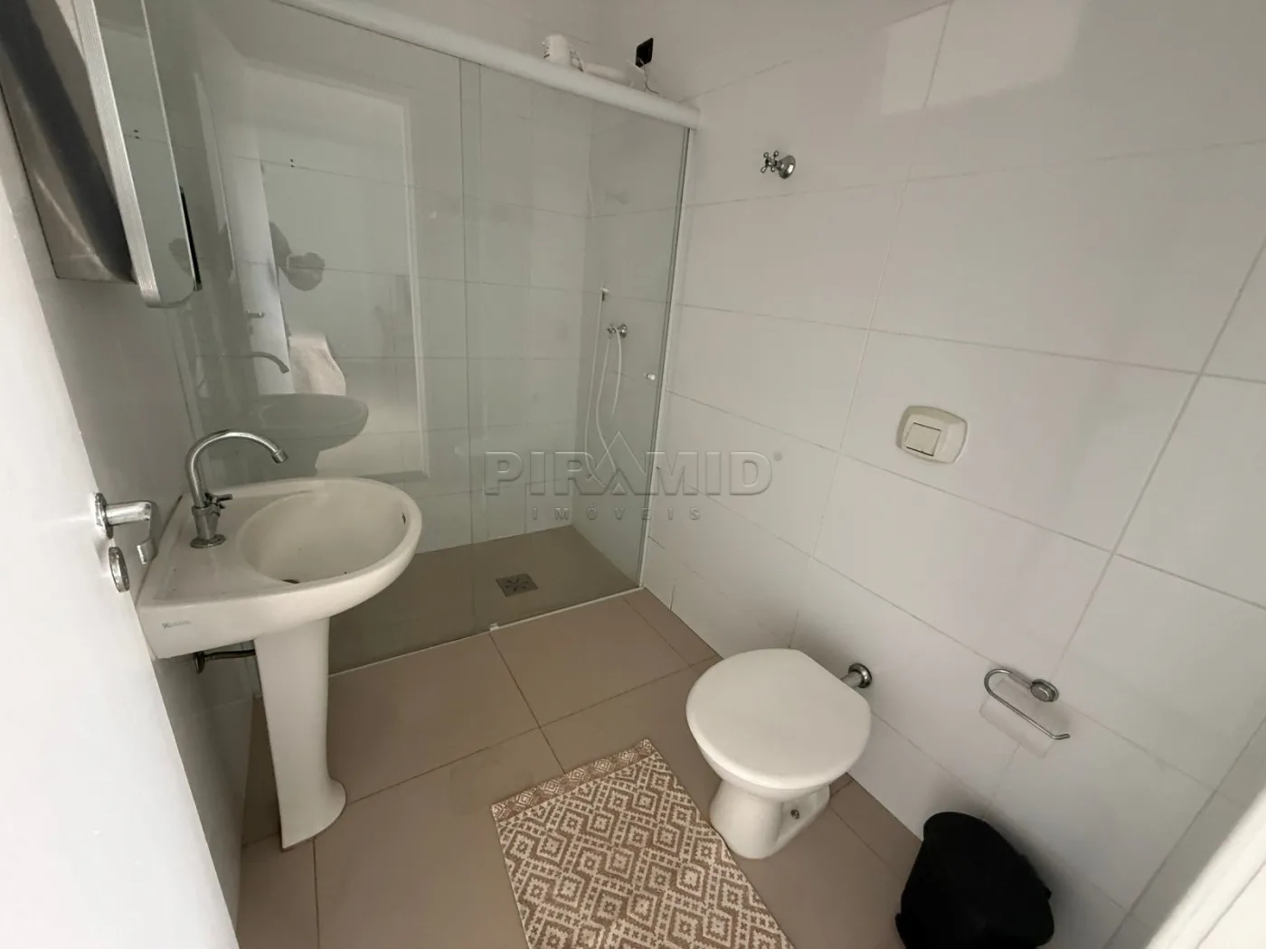 Alugar Apartamento / Padr&atilde;o em Ribeir&atilde;o Preto R$ 1.990,00 - Foto 11