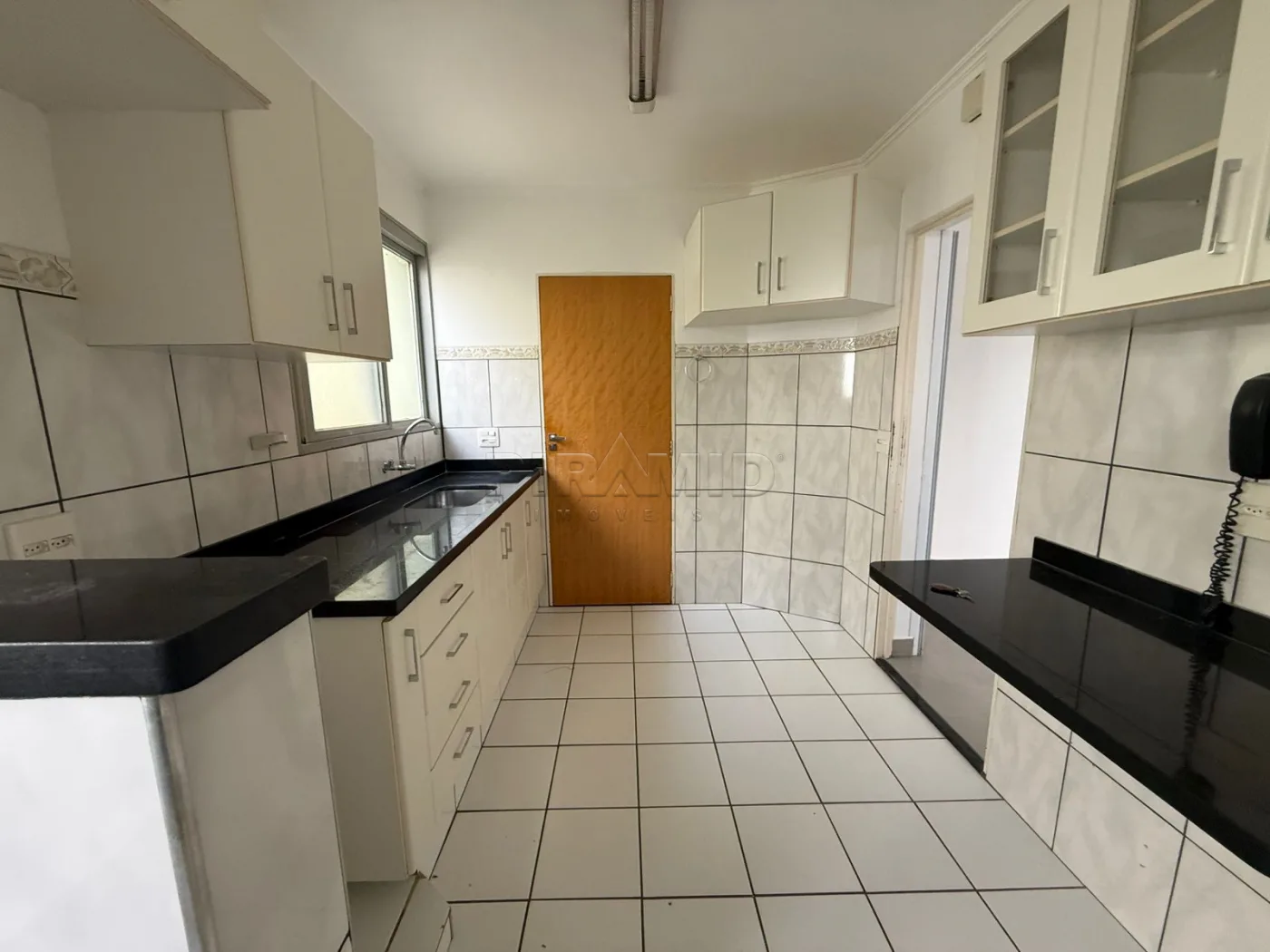 Alugar Apartamento / Padr&atilde;o em Ribeir&atilde;o Preto R$ 1.750,00 - Foto 18