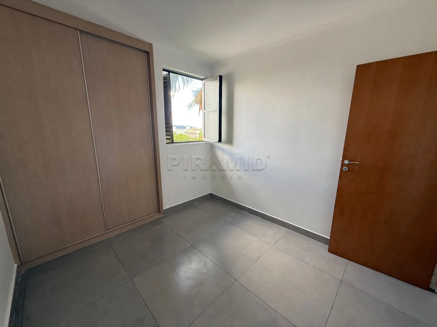 Alugar Apartamento / Padr&atilde;o em Ribeir&atilde;o Preto R$ 1.750,00 - Foto 15