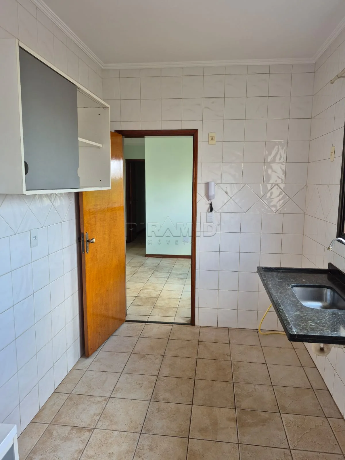 Alugar Apartamento / Padr&atilde;o em Ribeir&atilde;o Preto R$ 1.400,00 - Foto 4
