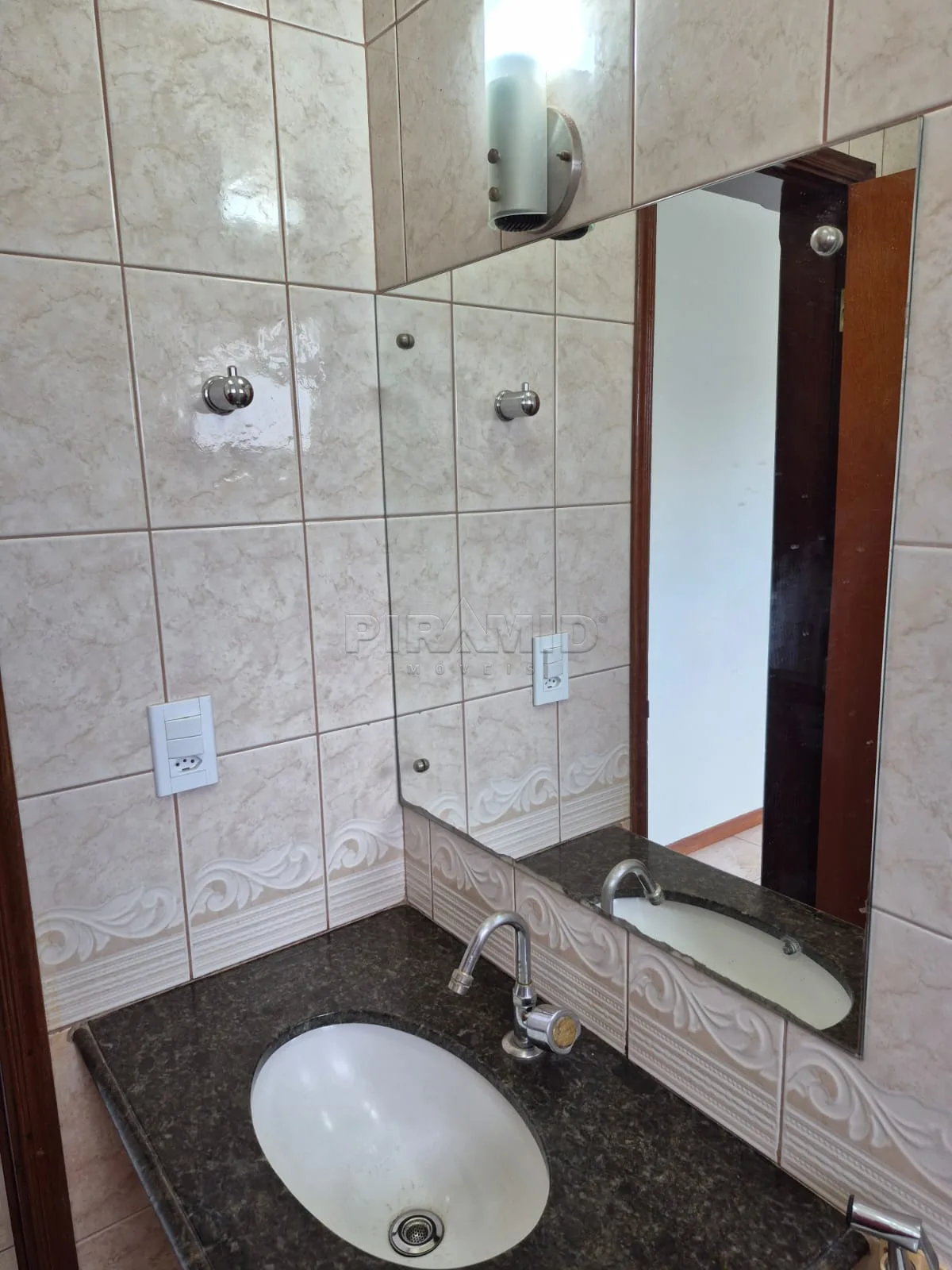 Alugar Apartamento / Padr&atilde;o em Ribeir&atilde;o Preto R$ 1.400,00 - Foto 19