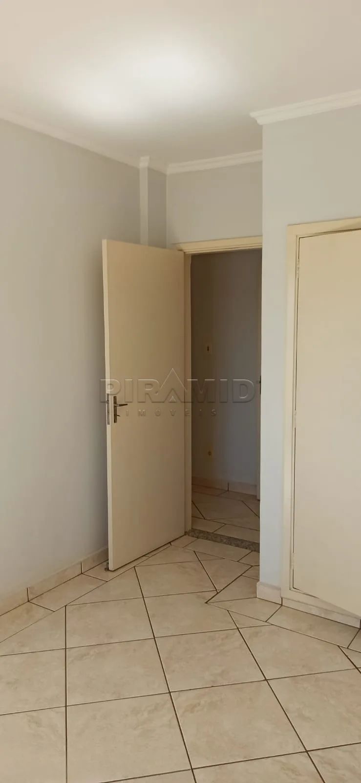 Comprar Apartamento / Padr&atilde;o em Ribeir&atilde;o Preto R$ 350.000,00 - Foto 14