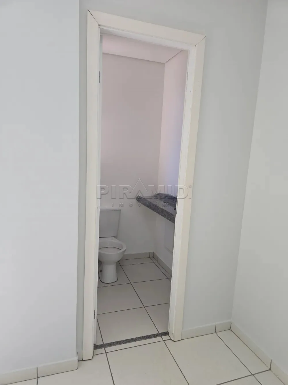 Alugar Comercial / Sala em Ribeir&atilde;o Preto R$ 1.800,00 - Foto 3