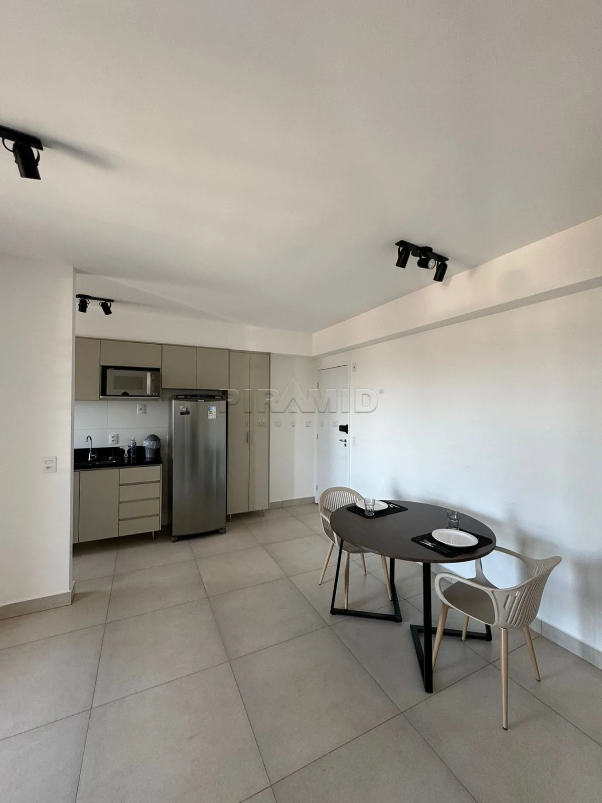 Alugar Apartamento / Flat em Ribeir&atilde;o Preto R$ 3.500,00 - Foto 1
