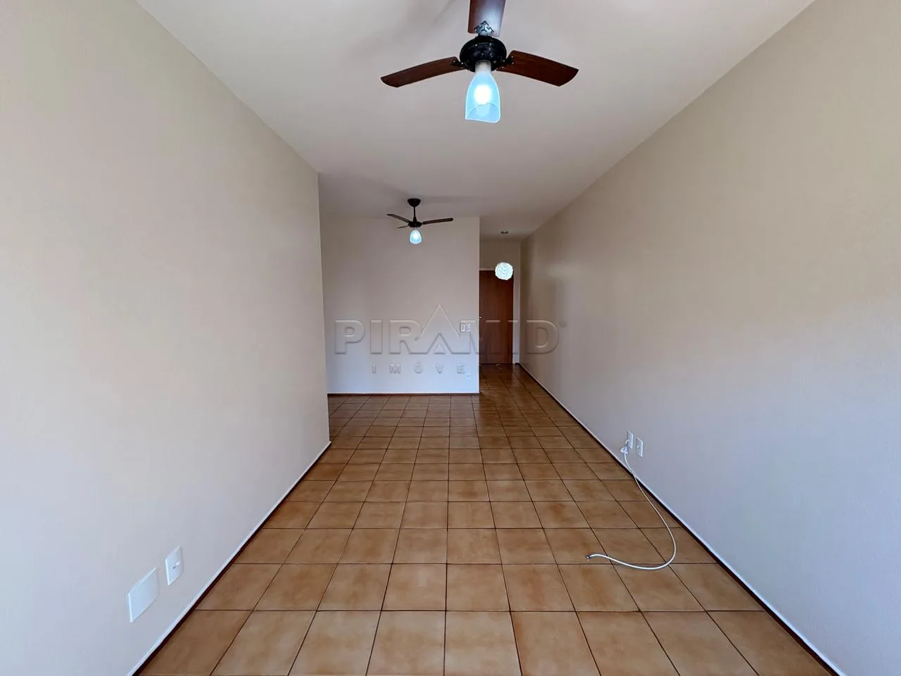 Alugar Apartamento / Padr&atilde;o em Ribeir&atilde;o Preto R$ 1.200,00 - Foto 2