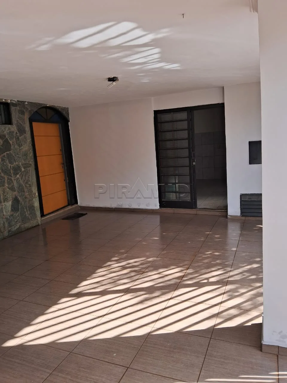 Alugar Casa / Padr&atilde;o em Ribeir&atilde;o Preto R$ 3.200,00 - Foto 1