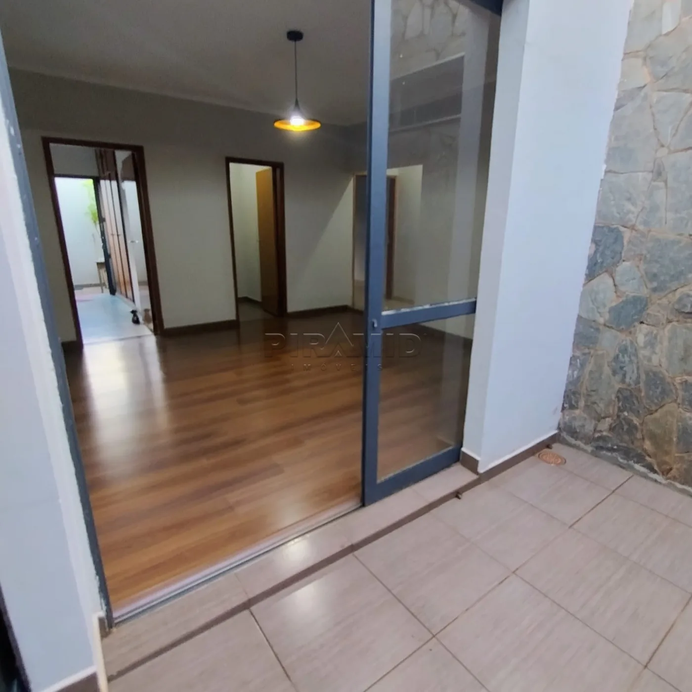 Alugar Casa / Padr&atilde;o em Ribeir&atilde;o Preto R$ 3.200,00 - Foto 7