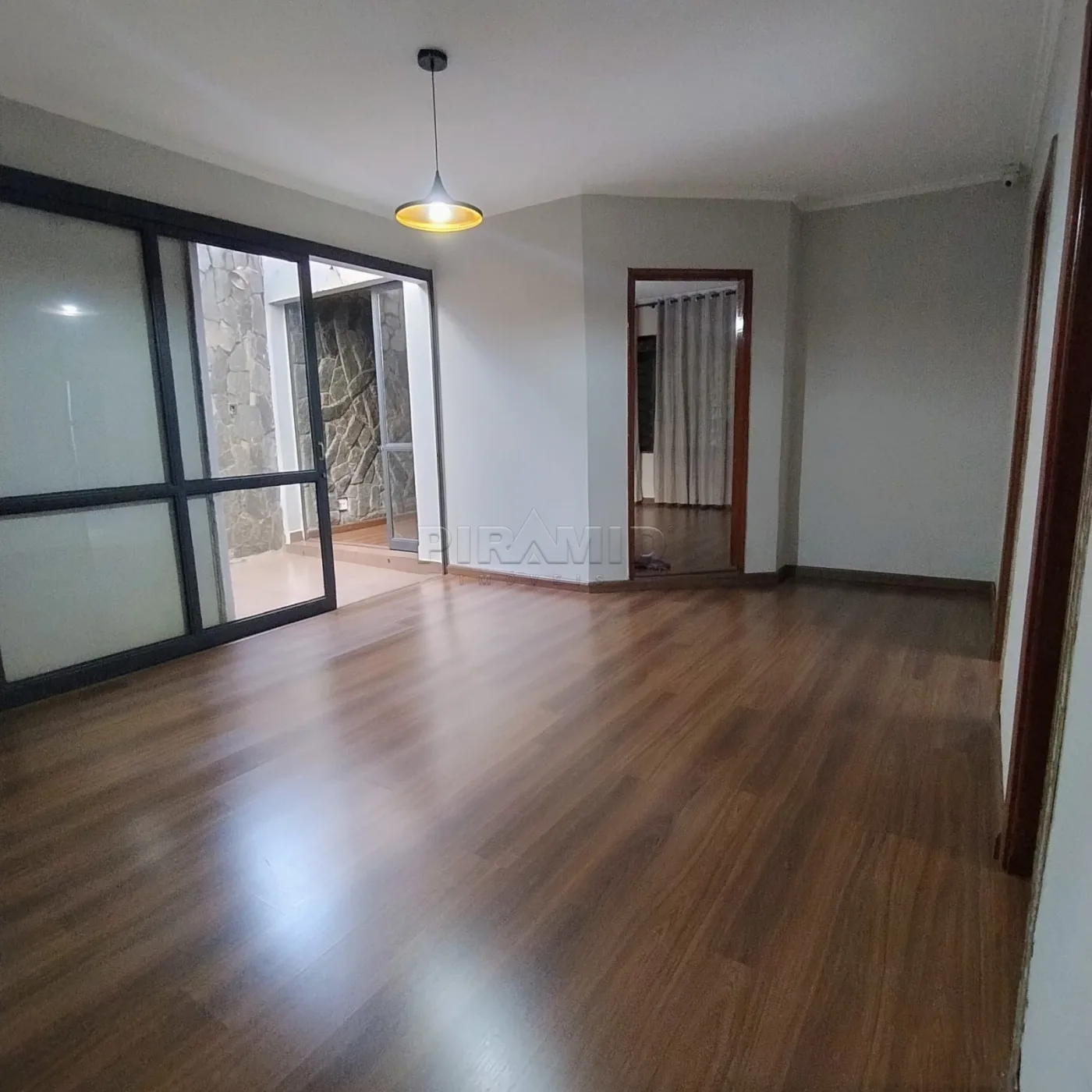 Alugar Casa / Padr&atilde;o em Ribeir&atilde;o Preto R$ 3.200,00 - Foto 4