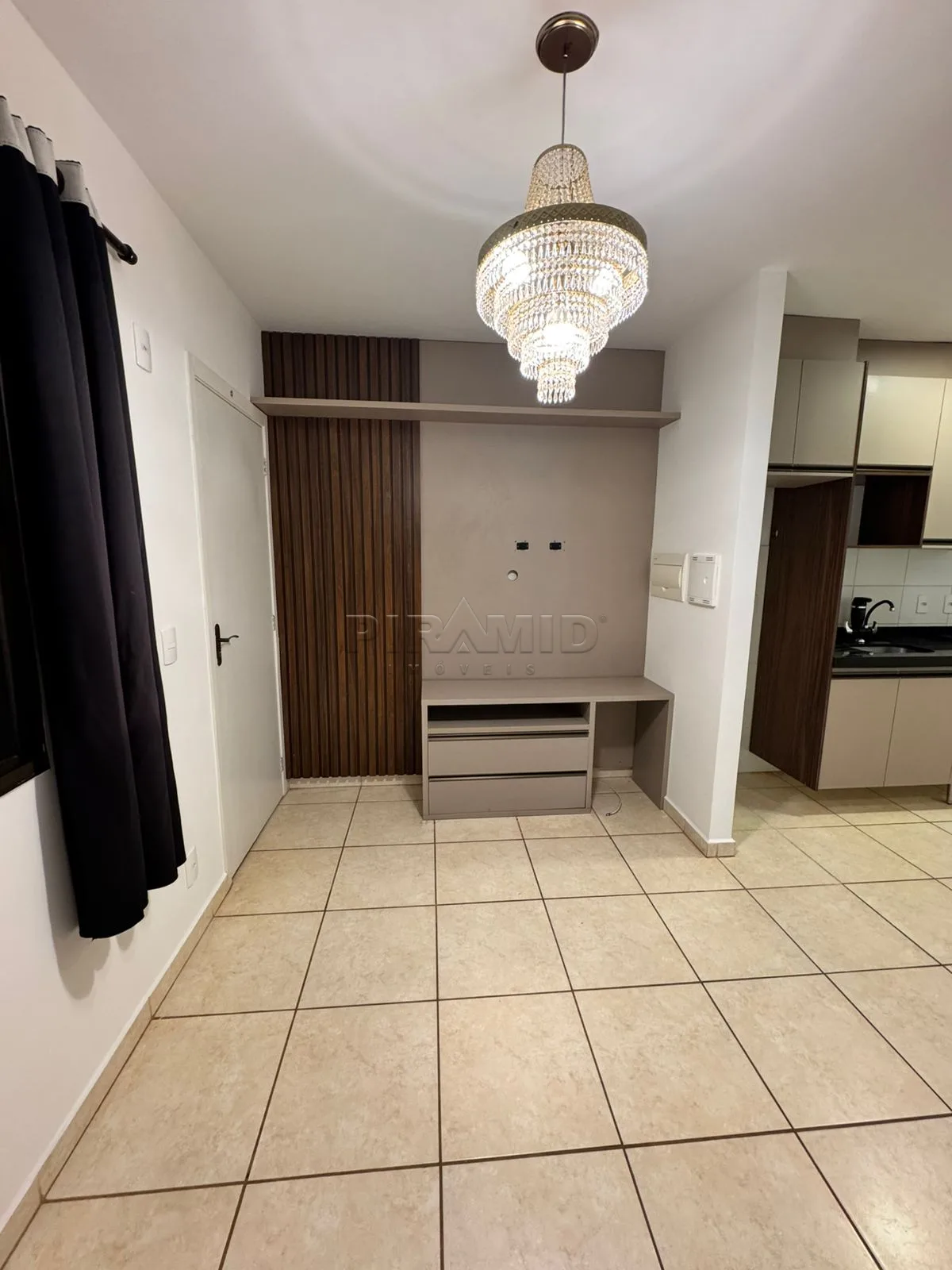 Alugar Apartamento / Padr&atilde;o em Ribeir&atilde;o Preto R$ 1.700,00 - Foto 2