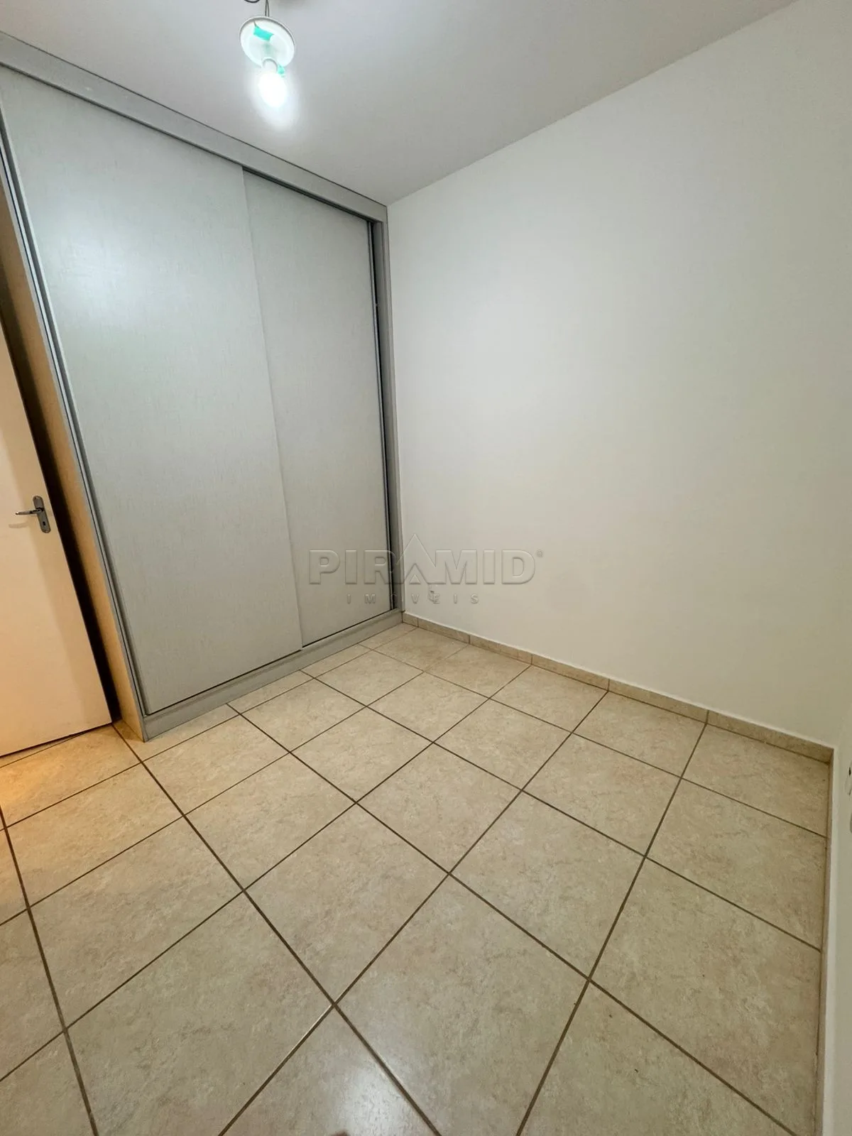 Alugar Apartamento / Padr&atilde;o em Ribeir&atilde;o Preto R$ 1.700,00 - Foto 9
