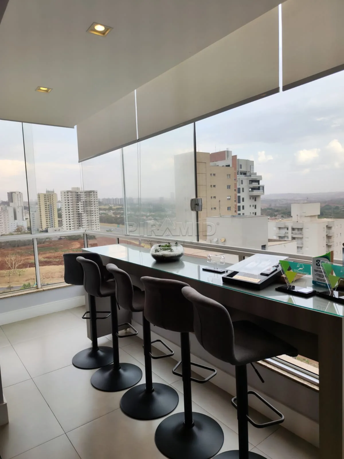 Alugar Apartamento / Padr&atilde;o em Ribeir&atilde;o Preto R$ 3.500,00 - Foto 3
